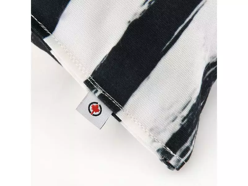 CanadianCat Katzen-Spielzeug XXL Zebra, mit Katzenminze 6 CanadianCat Katzen-Spielzeug XXL Zebra, mit Katzenminze – Bild 4