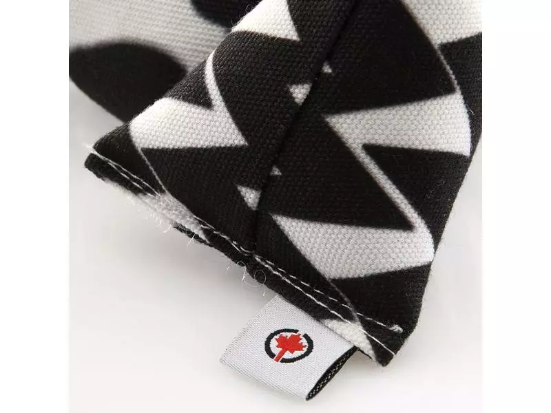 CanadianCat Katzenminze-Spielzeug Mini-Pyramiden, 3er Set, Schwarz-weiss 7 CanadianCat Katzenminze-Spielzeug Mini-Pyramiden, 3er Set, Schwarz-weiss – Bild 5