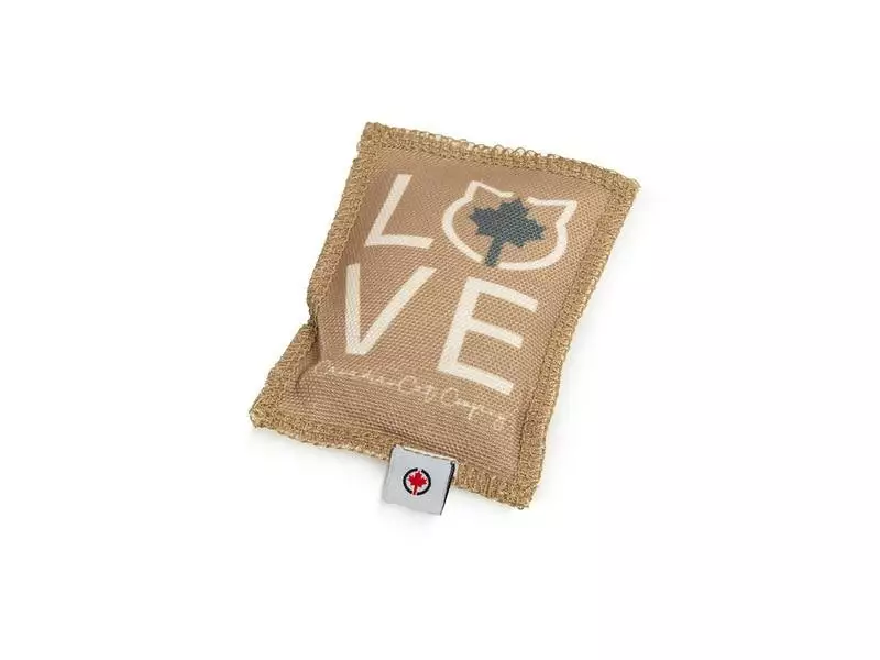 CanadianCat Katzen-Spielzeug Spielkissen Love, Braun 3 CanadianCat Katzen-Spielzeug Spielkissen Love, Braun