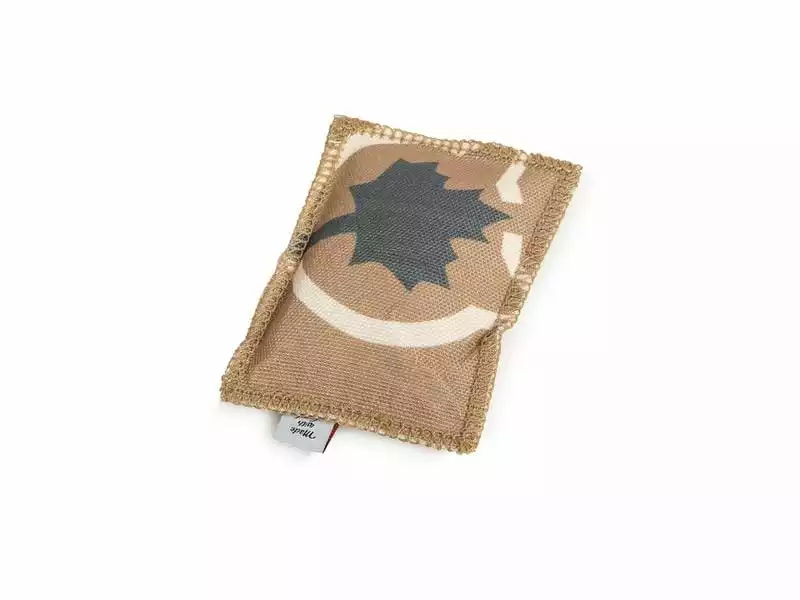 CanadianCat Katzen-Spielzeug Spielkissen Love, Braun 6 CanadianCat Katzen-Spielzeug Spielkissen Love, Braun – Bild 4