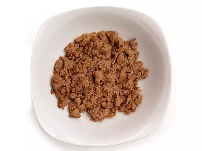 Wildes Land Nassfutter Adult BIO Huhn PUR m. Lachsöl 12 x 85 g 4 Wildes Land Nassfutter Adult BIO Huhn PUR m. Lachsöl 12 x 85 g – Bild 2